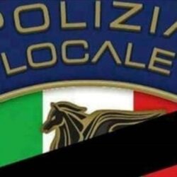 0ac21c polizia locale lutto HomeIm 808x400
