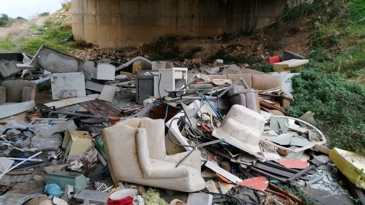 Discarica abusiva ponte via trisorio liuzzi