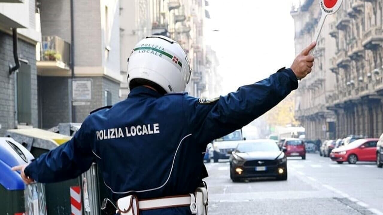 Polizia locale municipale vigili 2 2