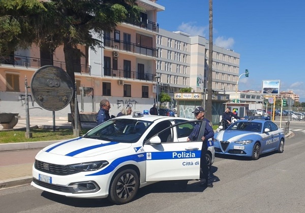 Controlli sosta polizia locale polizia di stato crotone