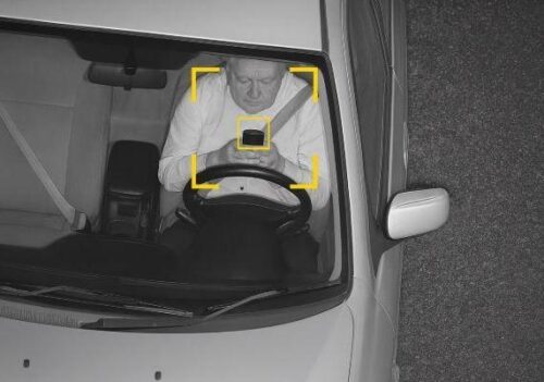 Distrazioni al telefono guida