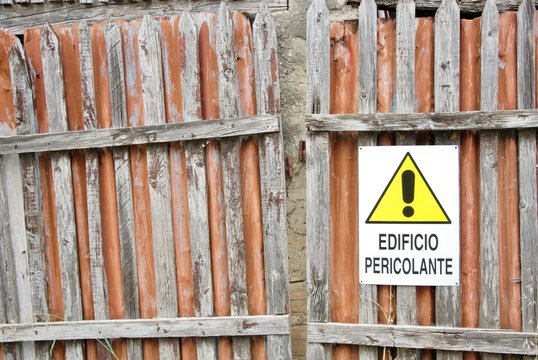 Edificio pericolante