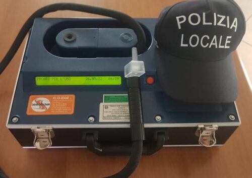 Etilometro polizia locale travedona monate 1306653.610x431