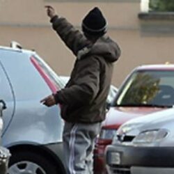 Parcheggiatore abusivo